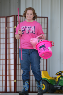 19-year-old Rebekah Seipel who will be attending University of Missouri Kansas City this fall chose a more casual FFA outfit.